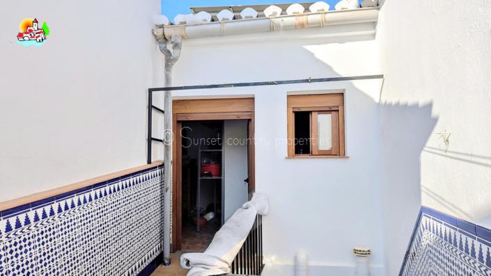 Image No.19-2 Bed Townhouse for sale