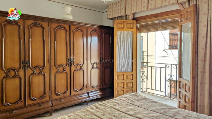 Image No.28-2 Bed Townhouse for sale