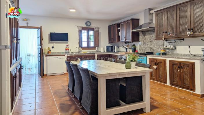 Image No.9-Propriété de pays de 9 chambres à vendre à Iznájar