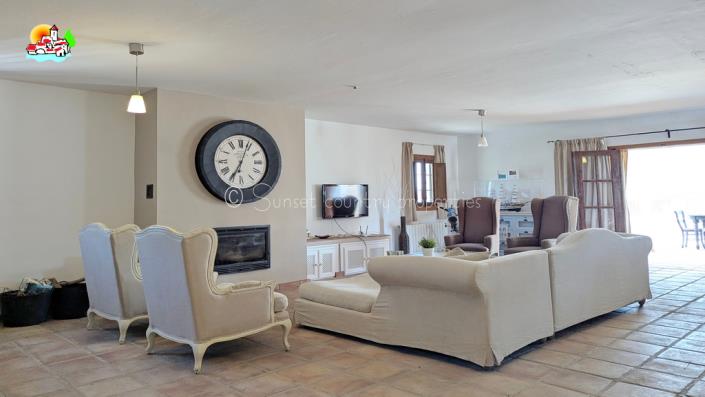 Image No.14-Propriété de pays de 9 chambres à vendre à Iznájar