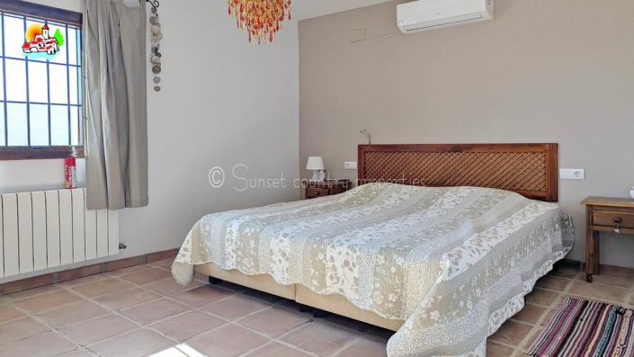 Image No.27-Propriété de pays de 9 chambres à vendre à Iznájar