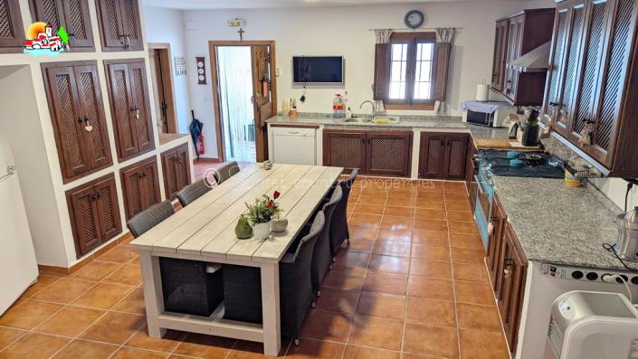 Image No.52-Propriété de pays de 9 chambres à vendre à Iznájar