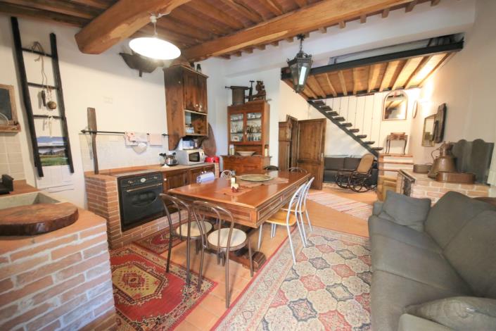 Image No.7-8 Bed Country House for sale