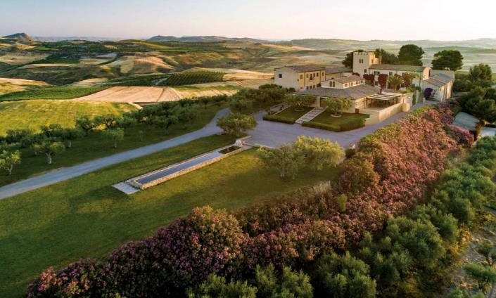 Image No.2-20 Bed Vineyard for sale