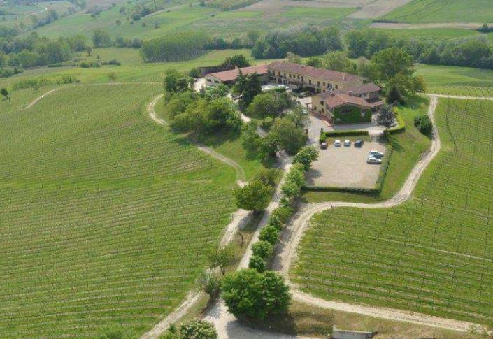 Image No.2-Vignoble de 20 chambres à vendre à Asti