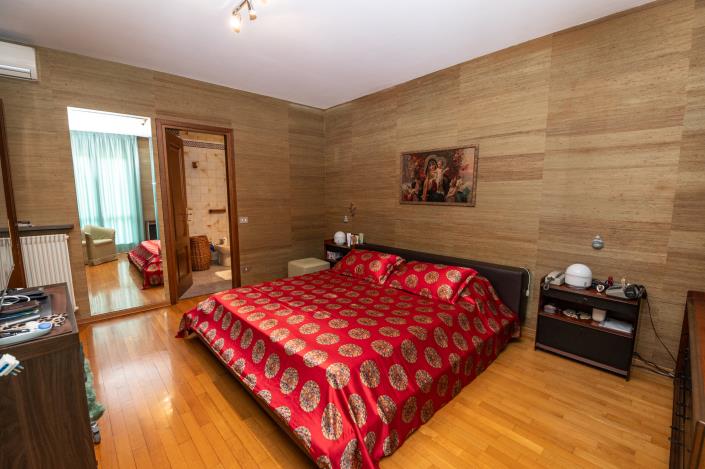 Image No.17-5 Bed Mansion for sale