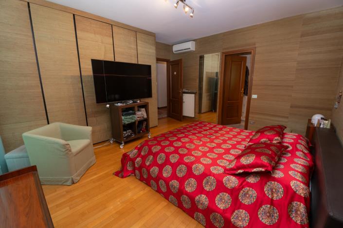 Image No.18-5 Bed Mansion for sale