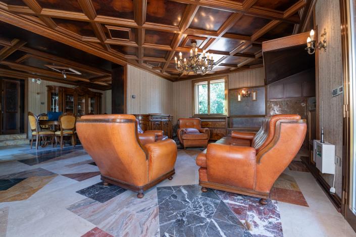 Image No.3-6 Bed Mansion for sale