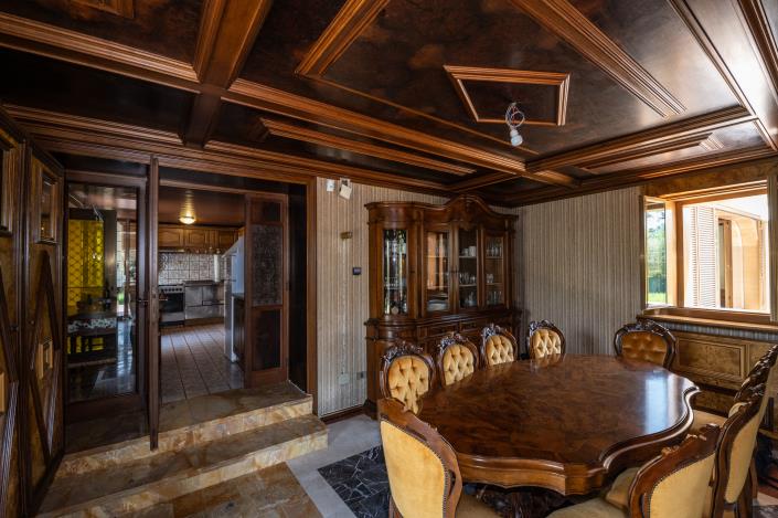 Image No.8-6 Bed Mansion for sale