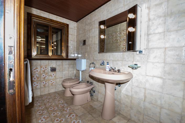 Image No.15-6 Bed Mansion for sale