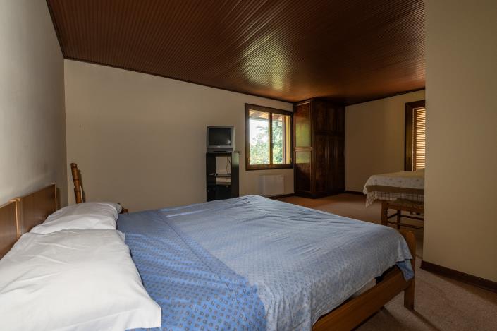 Image No.24-6 Bed Mansion for sale