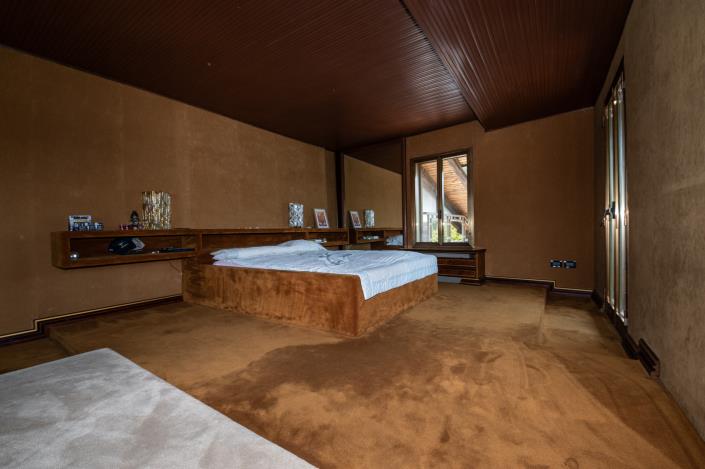 Image No.32-6 Bed Mansion for sale