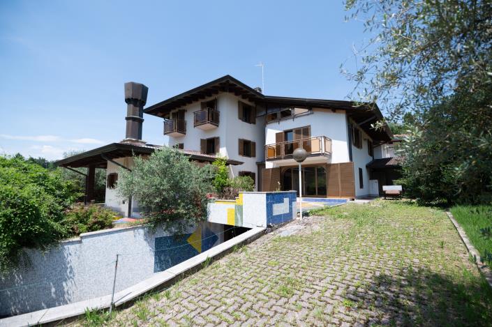 Image No.40-6 Bed Mansion for sale