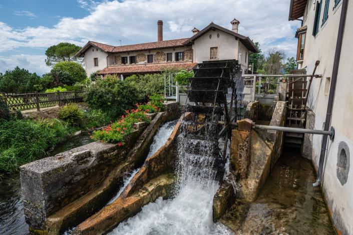 Image No.28-18 Bed Restaurant for sale