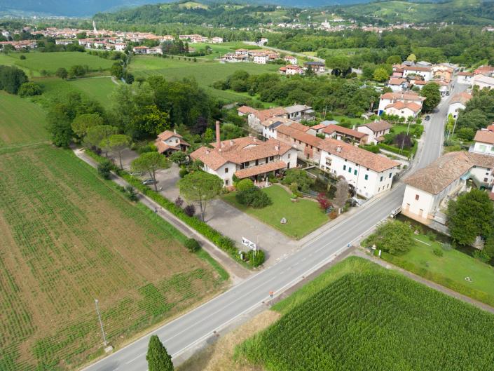 Image No.36-18 Bed Restaurant for sale