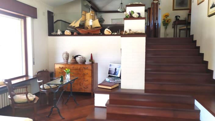 Image No.4-3 Bed Mansion for sale