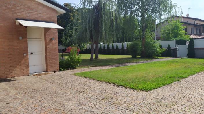 Image No.22-3 Bed Mansion for sale