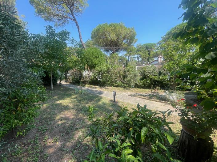 Image No.21-3 Bed Cottage for sale