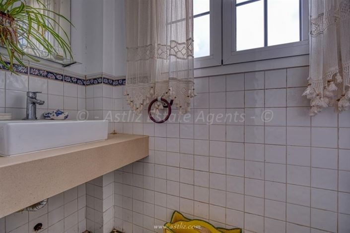 Image No.14-5 Bed Villa for sale