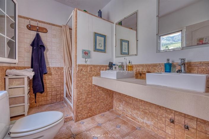 Image No.24-5 Bed Villa for sale