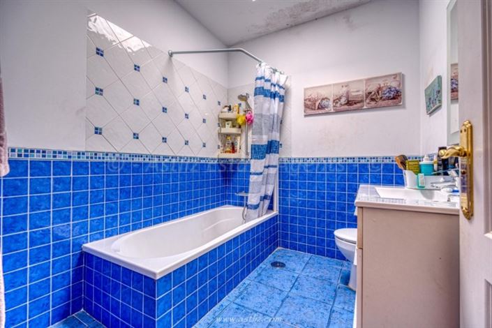 Image No.28-5 Bed Villa for sale