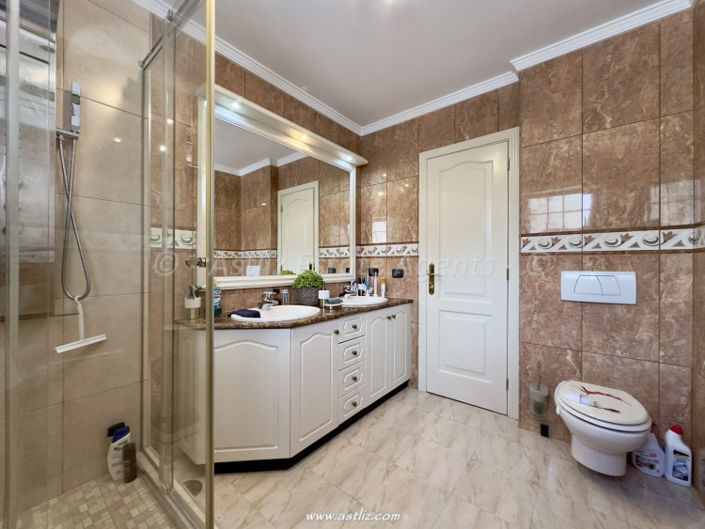 Image No.19-4 Bed Villa for sale