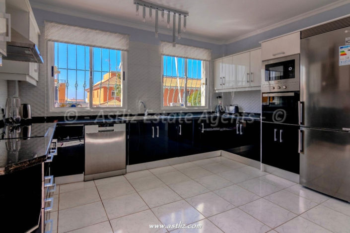 Image No.3-5 Bed Villa for sale