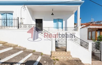 1 - Chora, Propriété