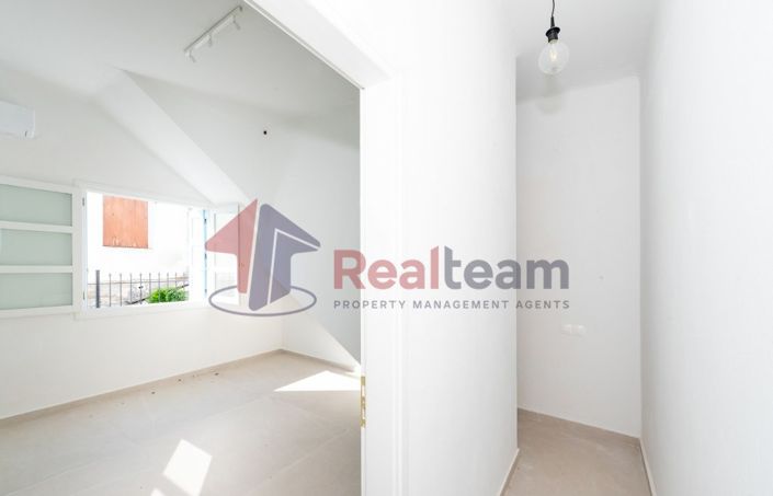 Image No.17-3 Bed Property for sale