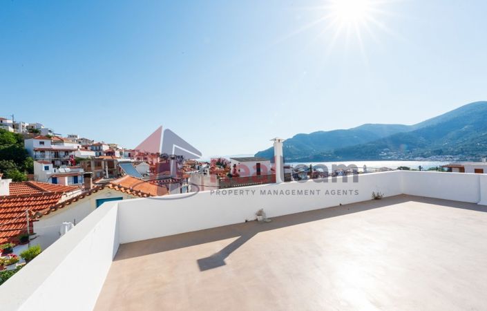 Image No.26-3 Bed Property for sale