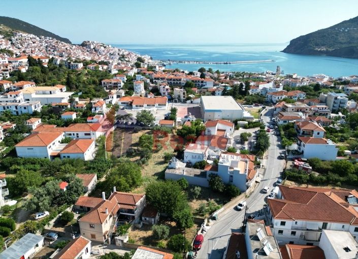 Image No.3-Propriété de 6 chambres à vendre à Chora