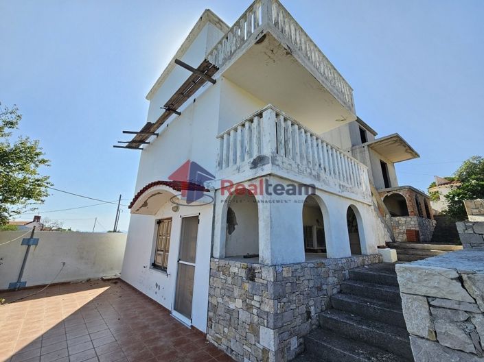 Image No.10-Propriété de 12 chambres à vendre à Votsi