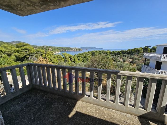 Image No.14-Propriété de 12 chambres à vendre à Votsi