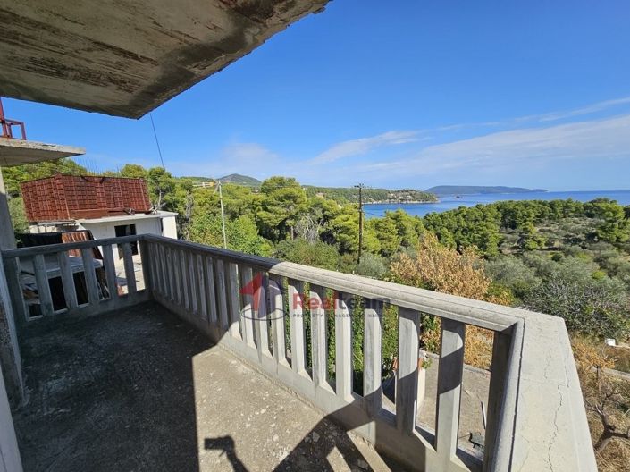 Image No.11-Propriété de 24 chambres à vendre à Votsi