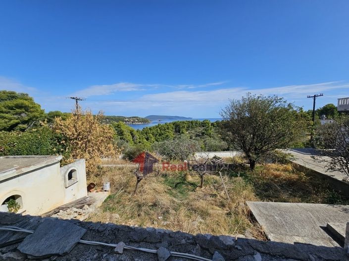 Image No.13-Propriété de 24 chambres à vendre à Votsi