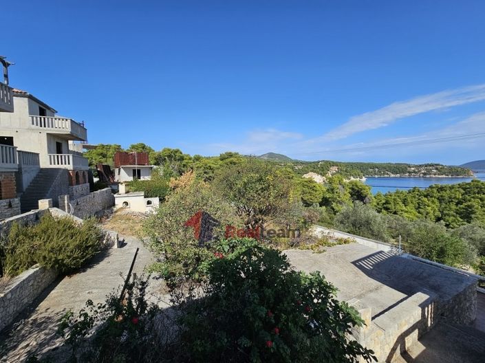 Image No.23-Propriété de 24 chambres à vendre à Votsi