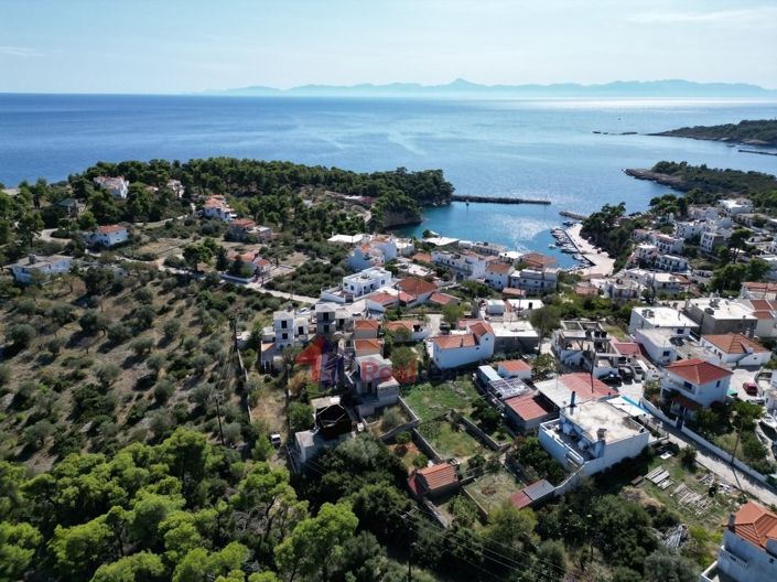 Image No.26-Propriété de 24 chambres à vendre à Votsi