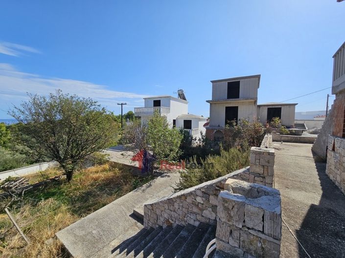 Image No.6-Propriété de 24 chambres à vendre à Votsi