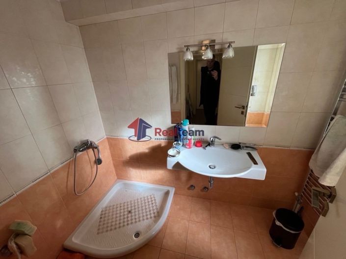 Image No.17-5 Bed Property for sale