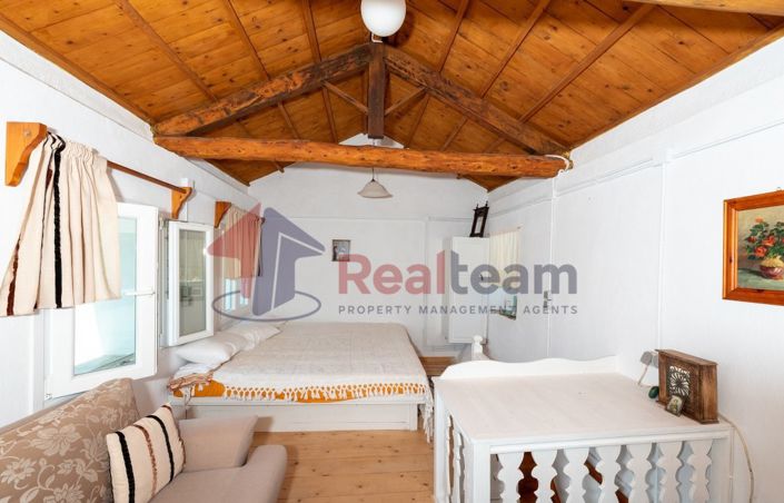 Image No.22-Propriété de 1 chambre à vendre à Chora