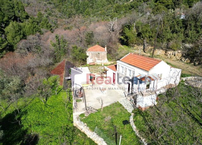 Image No.7-Propriété de 1 chambre à vendre à Chora