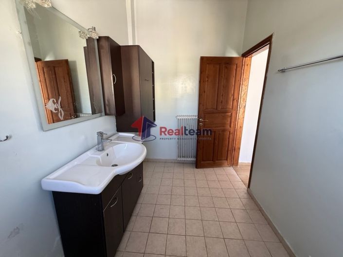 Image No.16-Propriété de 3 chambres à vendre à Lagonisi