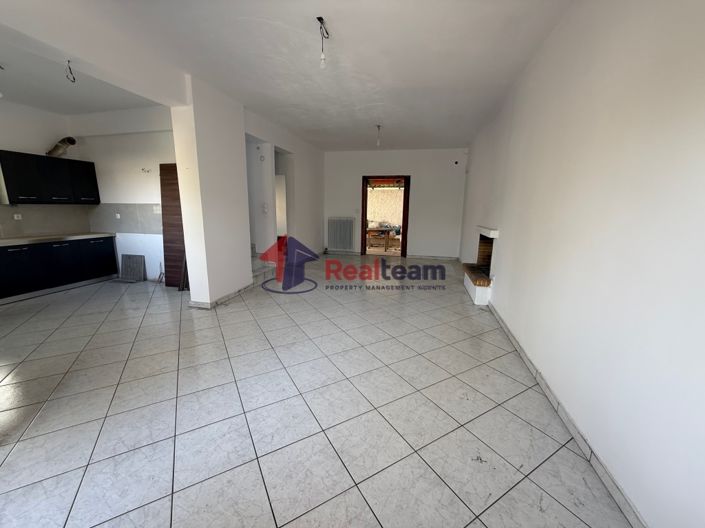 Image No.2-Propriété de 3 chambres à vendre à Lagonisi