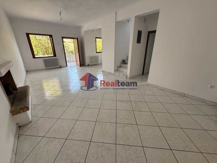 Image No.6-Propriété de 3 chambres à vendre à Lagonisi