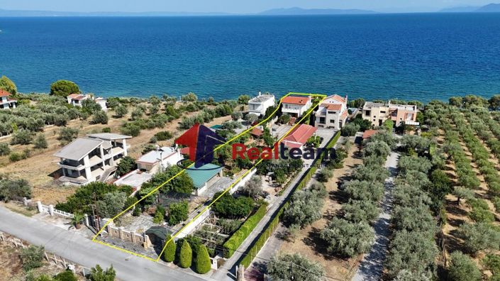 Image No.2-Propriété de 4 chambres à vendre à Nea Agchialos