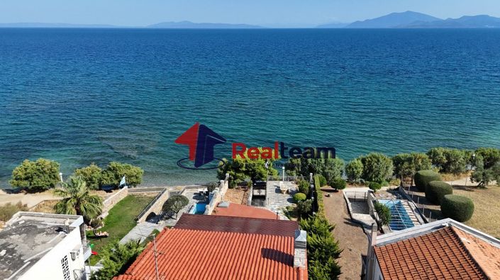 Image No.3-Propriété de 4 chambres à vendre à Nea Agchialos