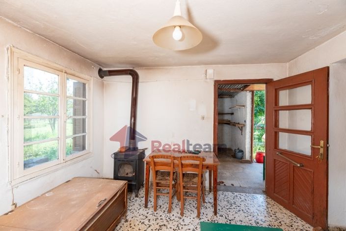 Image No.11-2 Bed Property for sale