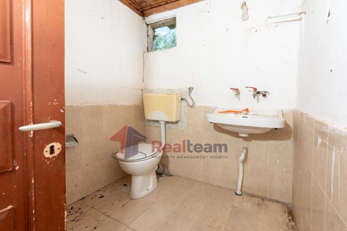 Image No.17-2 Bed Property for sale