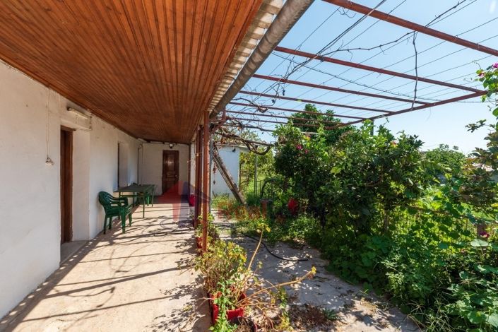 Image No.18-2 Bed Property for sale