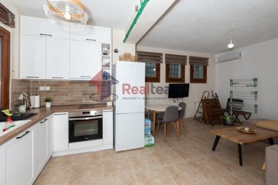 574527ef876945d0a7d11c560d1dec5a